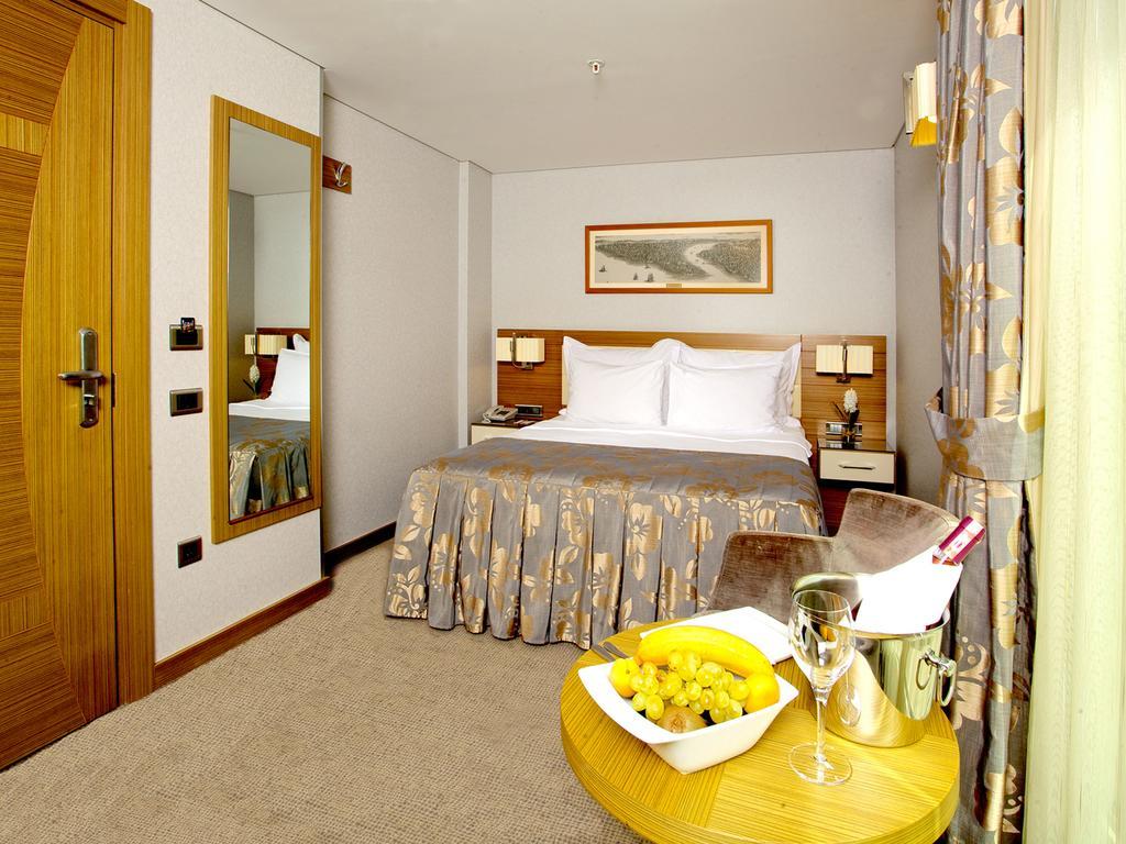 Hotel Momento - Special Category อิสตันบูล ภายนอก รูปภาพ