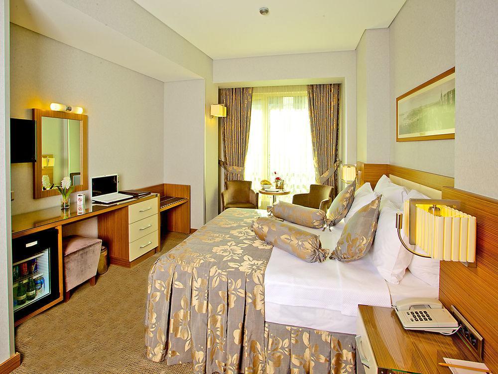 Hotel Momento - Special Category อิสตันบูล ภายนอก รูปภาพ