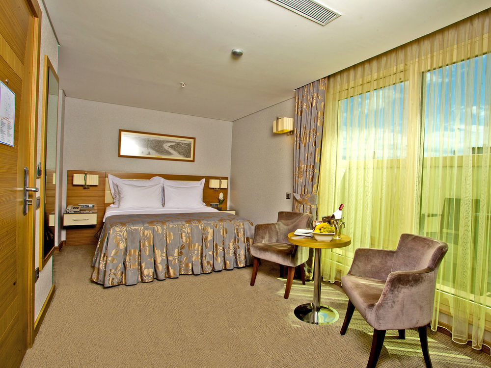 Hotel Momento - Special Category อิสตันบูล ภายนอก รูปภาพ
